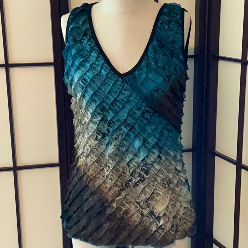 Beautiful Layered Top Sz M Multicolored